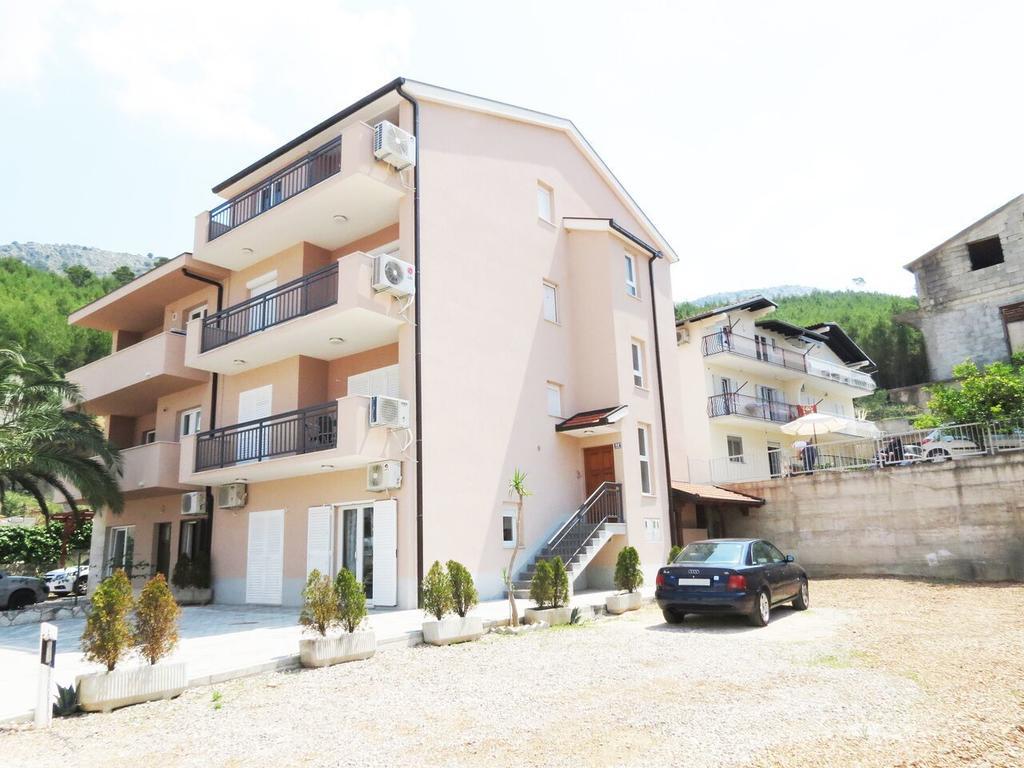 Apartments Ljubicic Podstrana Esterno foto